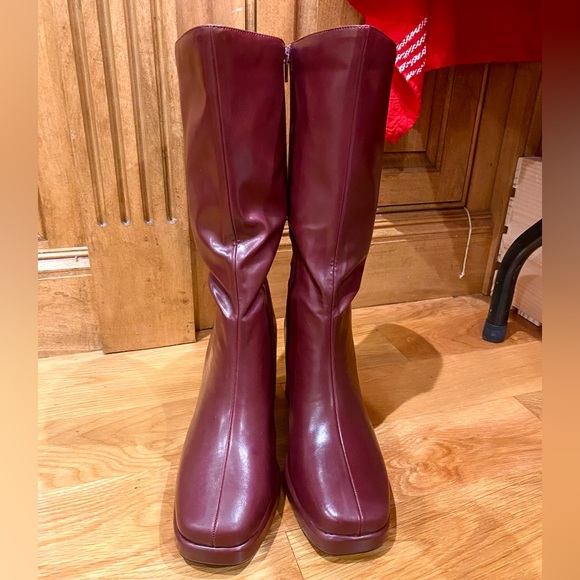 Women's Heeled Burgundy Mid / Upper Calf-High Boots - Never Worn!! New - Picture 7 of 7